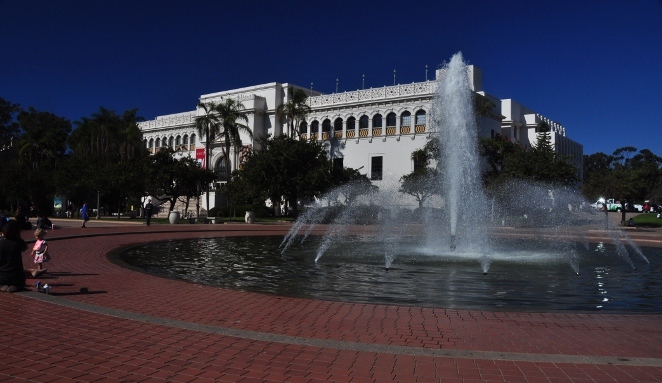 fountain and the Natural History Museum